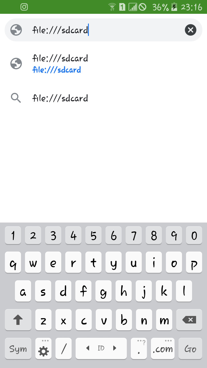 Keamanan adalah hal yang mutlak yang wajib dimiliki oleh setiap orang. Tidak terkecuali dengan hal-hal yang berbau teknologi, seperti smartphone. Banyaknya data-data pribadi di dalamnya, menjadikan smartphone sebagai barang privasi yang wajib dijaga. Data-data pribadi tersebut dapat berbentuk aplikasi, catatan, data chattingan, termasuk foto dan video di gallery. Terkhusus yang terakhir, kita bisa menjaganya dengan menggunakan fitur kunci gallery. Untuk generasi smartphone, kita dapat mensetting kunci pada gallery tanpa harus menginstall aplikasi ketiga. Fitur ini sangat membantu kita untuk menjaga privasi yang ada di dalam gallery tersebut. Biasanya, fitur-fitur dilengkapi dengan mode PIN (Personal Identification Number), Pattern, Face and Finger screen untuk menguncinya. Tapi taukah kamu ?, setiap fitur keamanan pasti memiliki kelemahan tersendiri. Terlebih jika pengguna smartphone tersebut tidak mengunci layarnya, dan hanya mengunci gallery, maka akan timbul celah yang bisa dimanfaatkan. Lalu bagaimana cara kita untuk dapat melihat foto maupun video yang berada di gallery yang terkunci ?. Kita dapat melihatnya dengan mudah melalui bantuan browser dengan perintah file:///.  Celah ini dapat kita manfaatkan untuk menuntaskan rasa "kepo" terhadap isi dari gallery orang lain, ataupun pasangan yang kita curigai selingkuh atau tidak. File:/// Perintah di atas, adalah perintah yang sebenarnya akrab digunakan oleh web progammer untuk melihat susunan hierarki folder pemrograman mereka. Dengan melihat susunan tersebut, akan memudahkan web programmer dalam memberikan link href menuju ataupun dari file tertentu dalam sebuah folder. Contoh pada gambar di bawah ini ; Sebagai informasi tambahan, teks E:Kuliah....., yang terdapat di address bar Google Chrome, merupakan alamat folder admin. Alamat ini sendiri dapat kita lihat pada fitur Windows Explorer. Jadi dapat penulis katakan, bahwa perintah File:///di browser Google Chrome tersambung dengan data-data yang ada di komputer, sesuai dengan alamat yang dituju. Tidak hanya komputer, file-file yang berada di gallery smartphone juga bisa dilihat dengan cara ini, meskipun gallery tersebut terkunci. Tutorial Ini adalah gallery smartphone yang terkunci. Penulis sendiri menggunakan aplikasi ketiga untuk Samsung J5 2016 pribadi. Kamu bisa berpura-pura untuk meminjam smartphone target kamu. Jika target kamu tidak mengunci layar smartphone dan aplikasi browser, maka kamu bisa lanjutkan tutorial ini. Karena gallery smartphone ini terkunci, dan kita bertindak seolah-olah sebagai orang yang ingin membuka gallerynya, maka kita bisa gunakan bantuan browser. Di sini penulis menggunakan browser Google Chrome.  Tepat pada kolom address bar , ketikkan perintah file:///sdcard. Perintah ini akan mengakses lokasi penyimpanan Android.  Chrome akan menampilkan index dari data data yang berada di folder penyimpanan sdcard.  Di sini penulis akan mencoba untuk membuka foto yang berad di dalam folder screenshots dari dalam folder DCIM sdcard. Hasilnya akan seperti ini. Kamu dapat melihat foto tersebut di dalam browser Google Chrome. Kesimpulan Pada akhirnya, kebijaksanaan serta kedewasaan pembaca sangat diperlukan di sini. Apabila memang tidak ada keperluan yang mendesak, maka menghargai privasi orang lain adalah yang utama. Sebagai antisipasi bagi mereka yang tidak ingin diketahui isi gallerynya oleh orang lain, maka bisa gunakan kunci layar dan juga mengunci akses aplikasi browser yang ada.